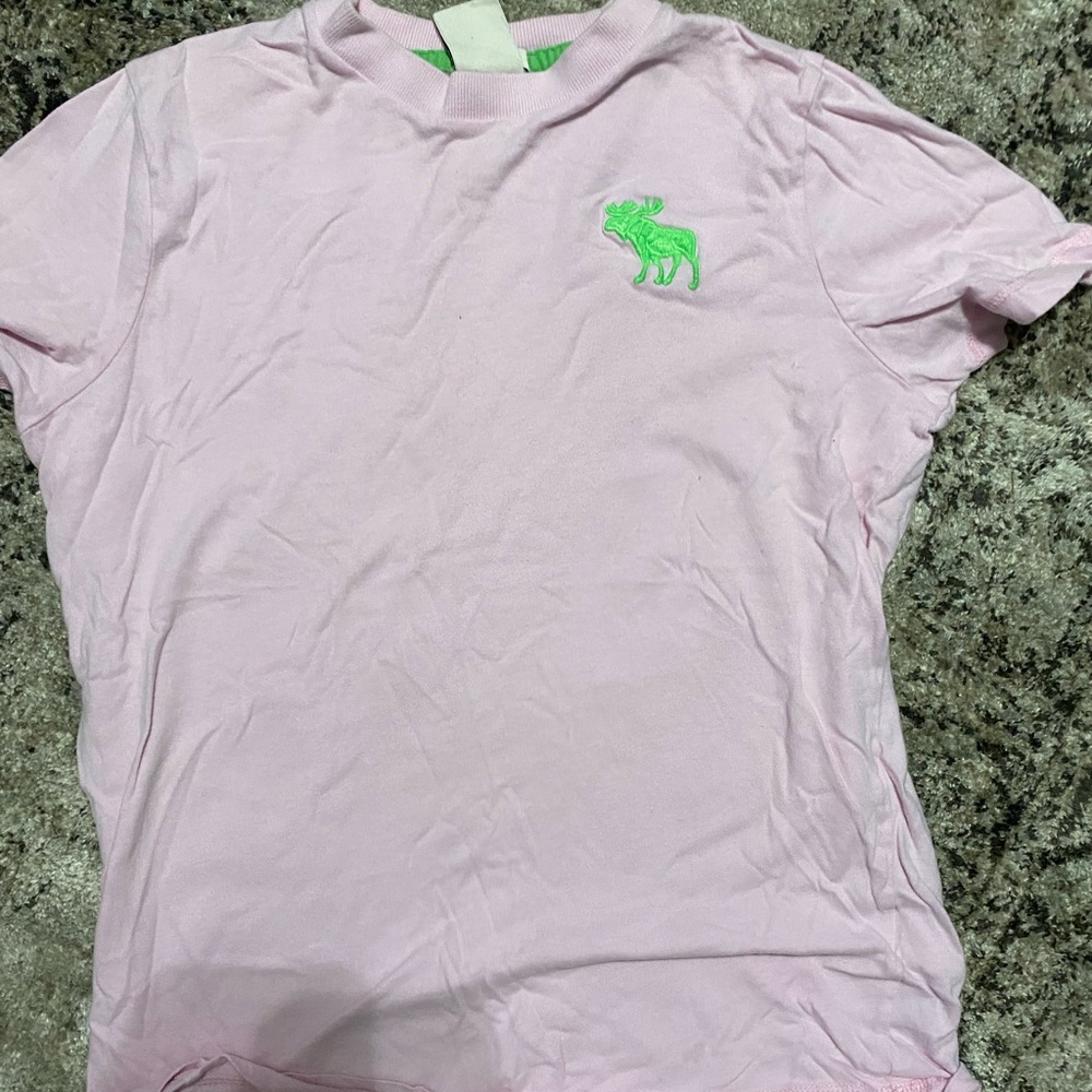 Pink muscle Abercrombie shirt size xl boys/girl Great Condition